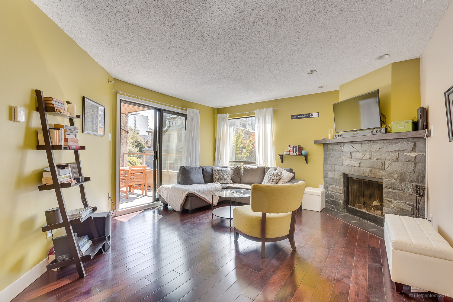 303-1500 Pendrell St