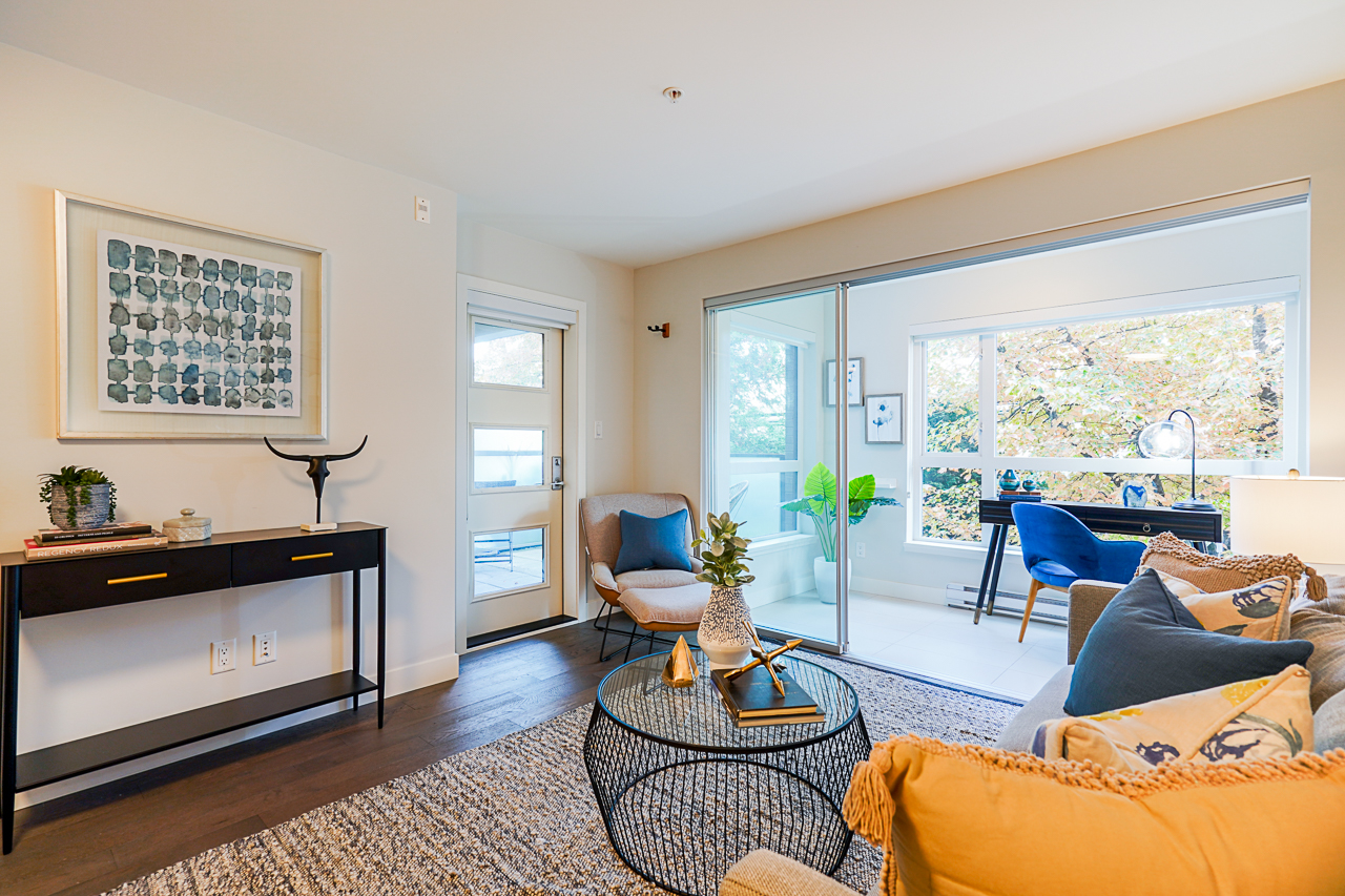 203 - 3456 Commercial St 20