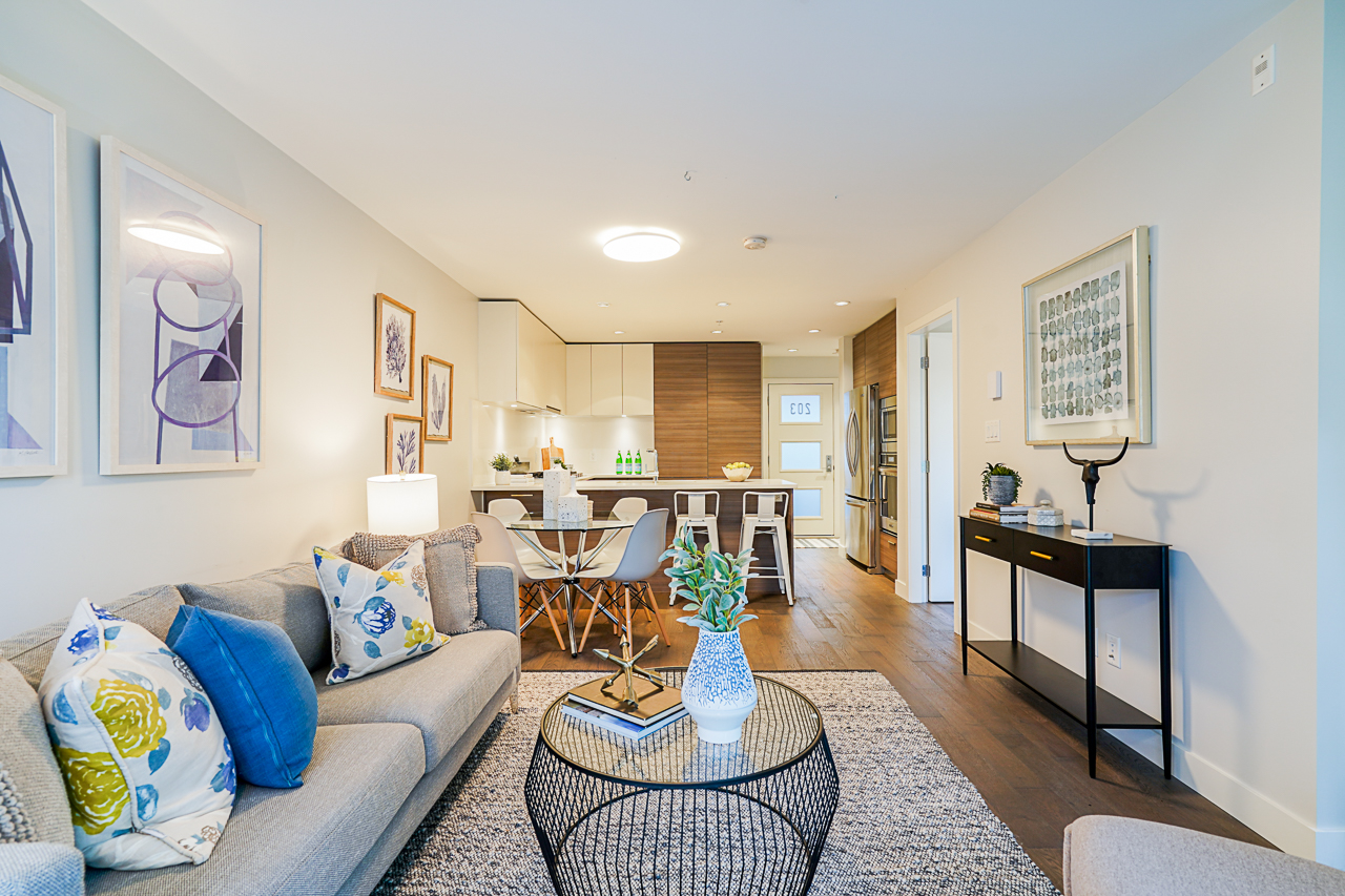 203 - 3456 Commercial St 22