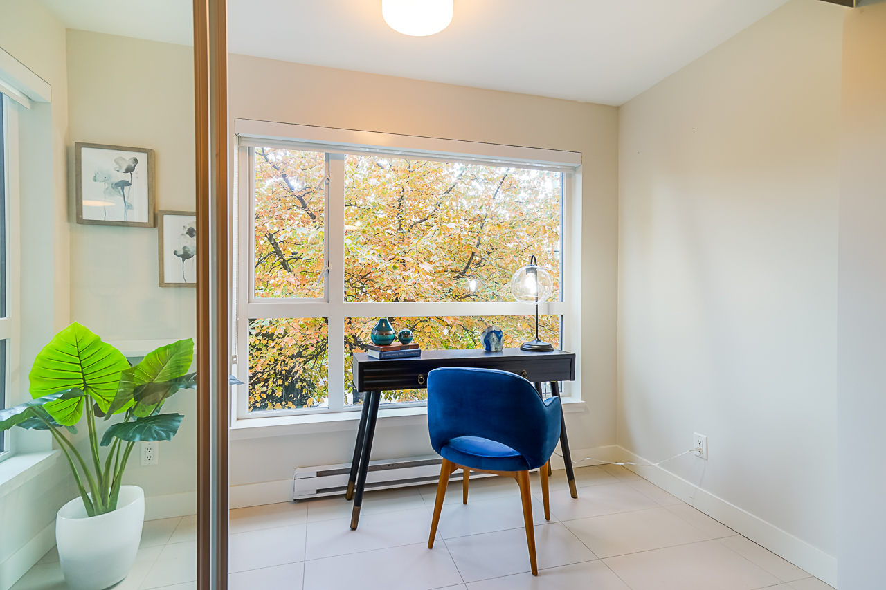 203 - 3456 Commercial St 23