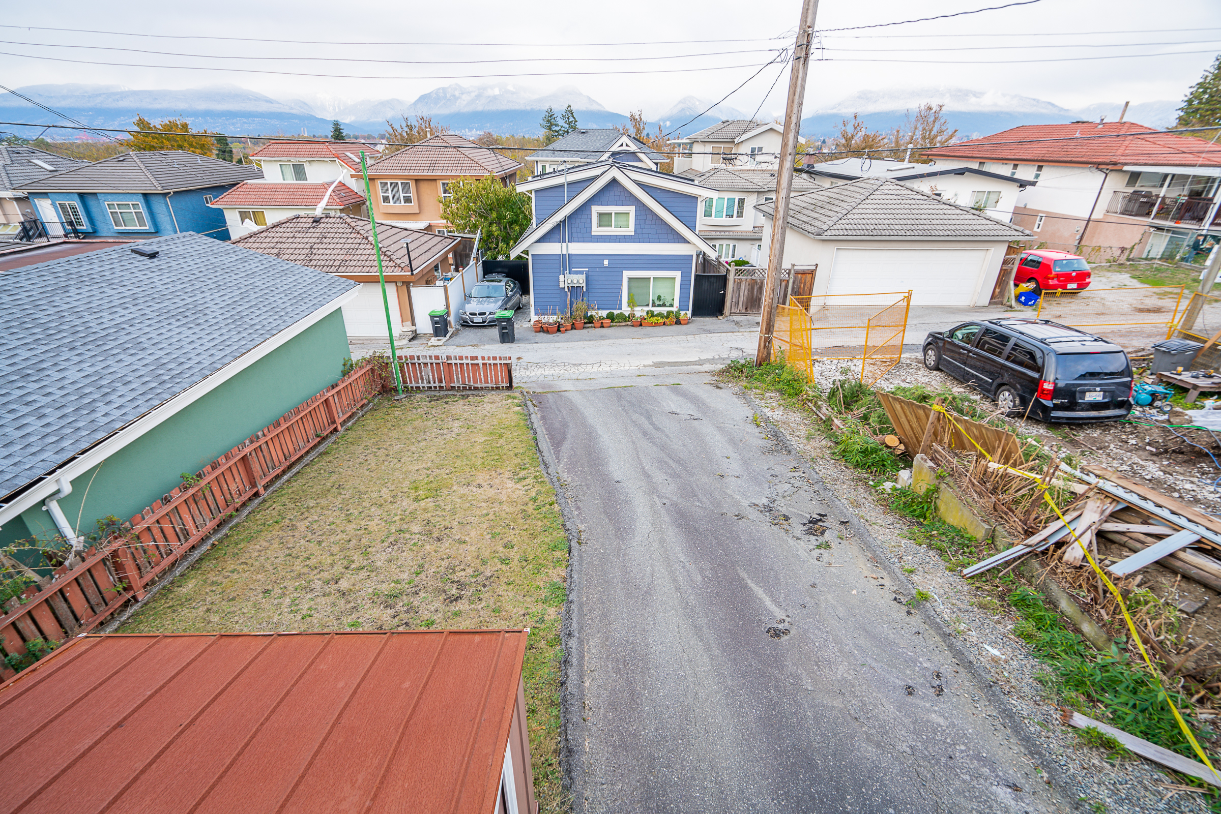 2757 E. 24th Avenue 16