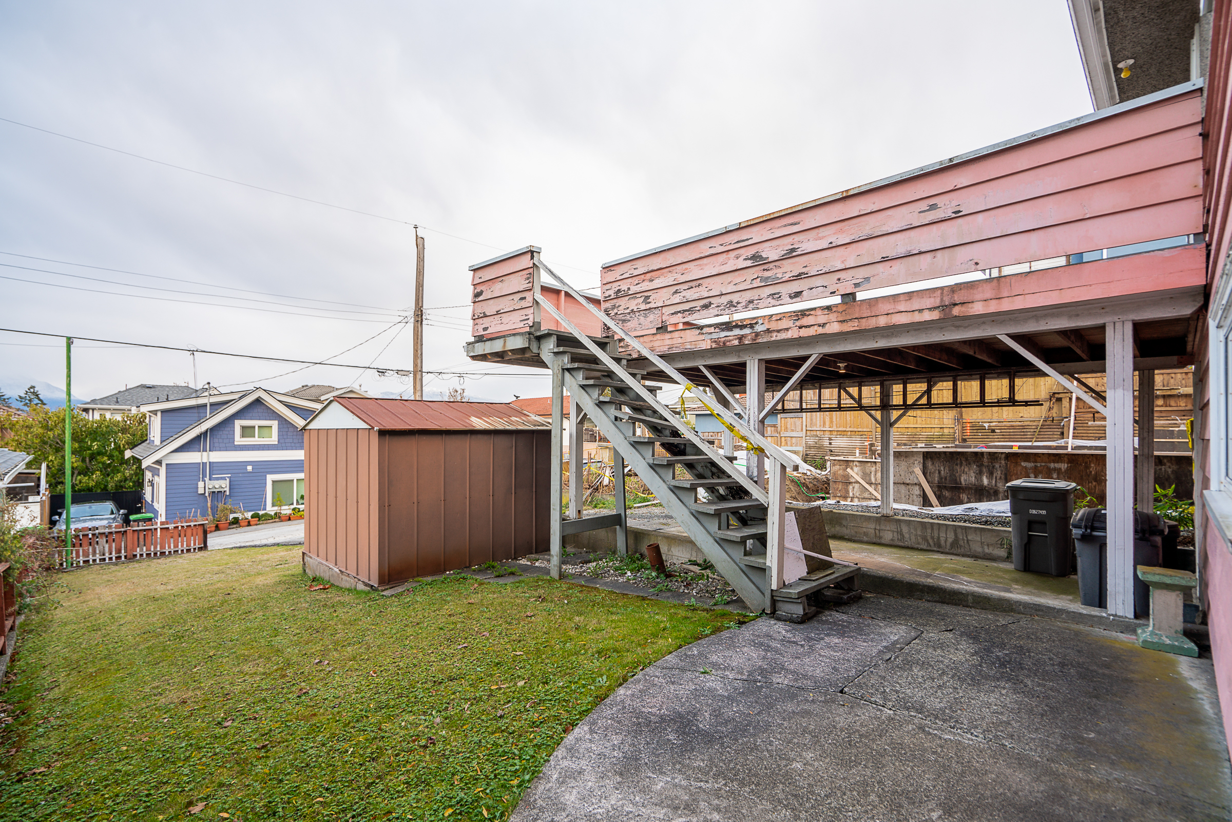 2757 E. 24th Avenue 23