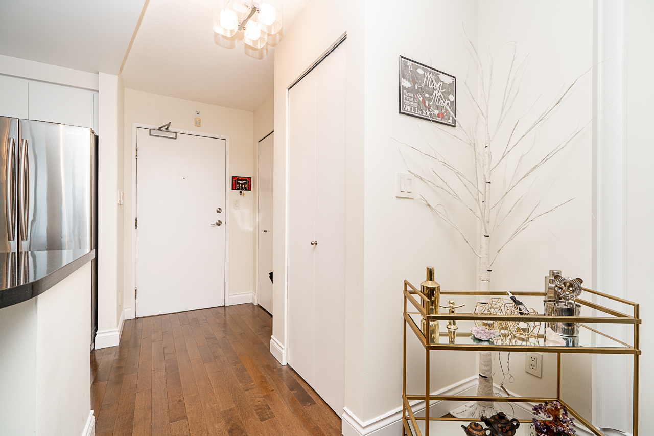 3505-1009 Expo Boulevard 27