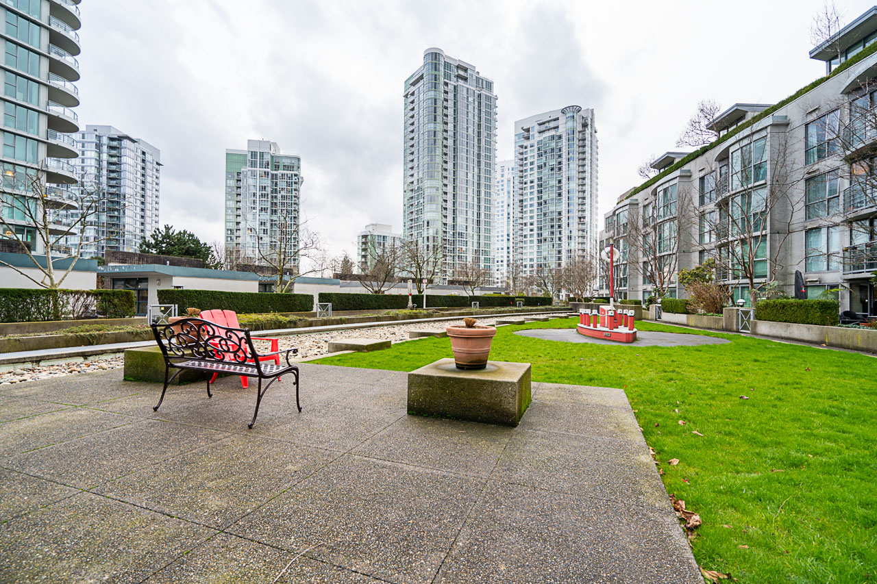 3505-1009 Expo Boulevard 5