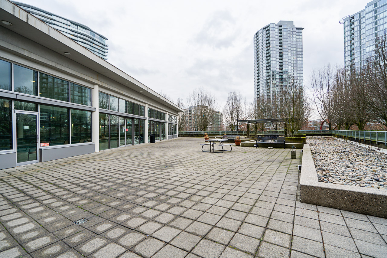 3505-1009 Expo Boulevard 4