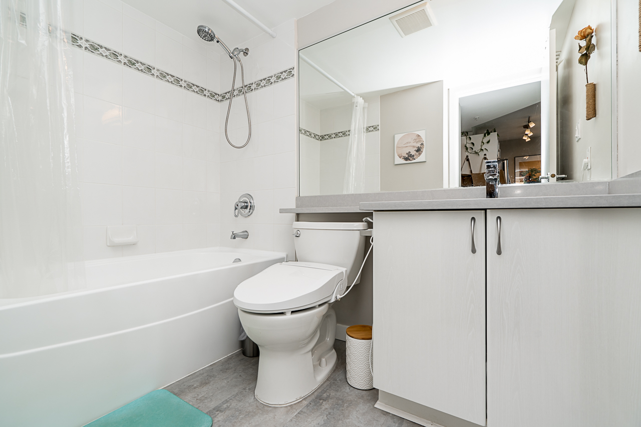 1102-2763 Chandlery Place 23