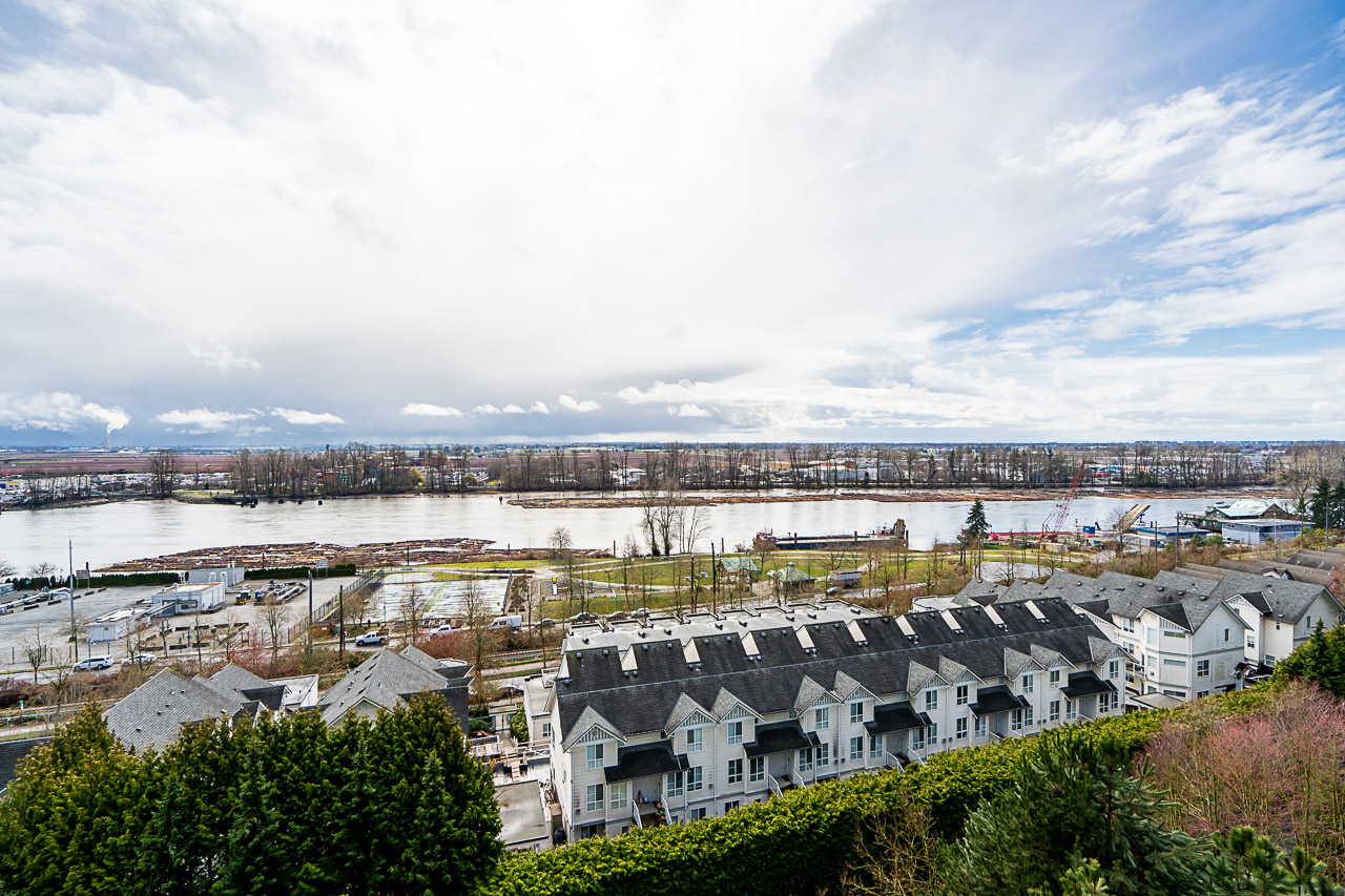 1102-2763 Chandlery Place 18
