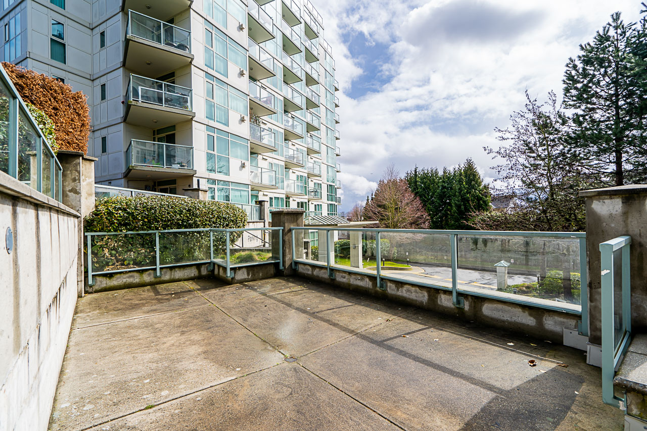 1102-2763 Chandlery Place 8