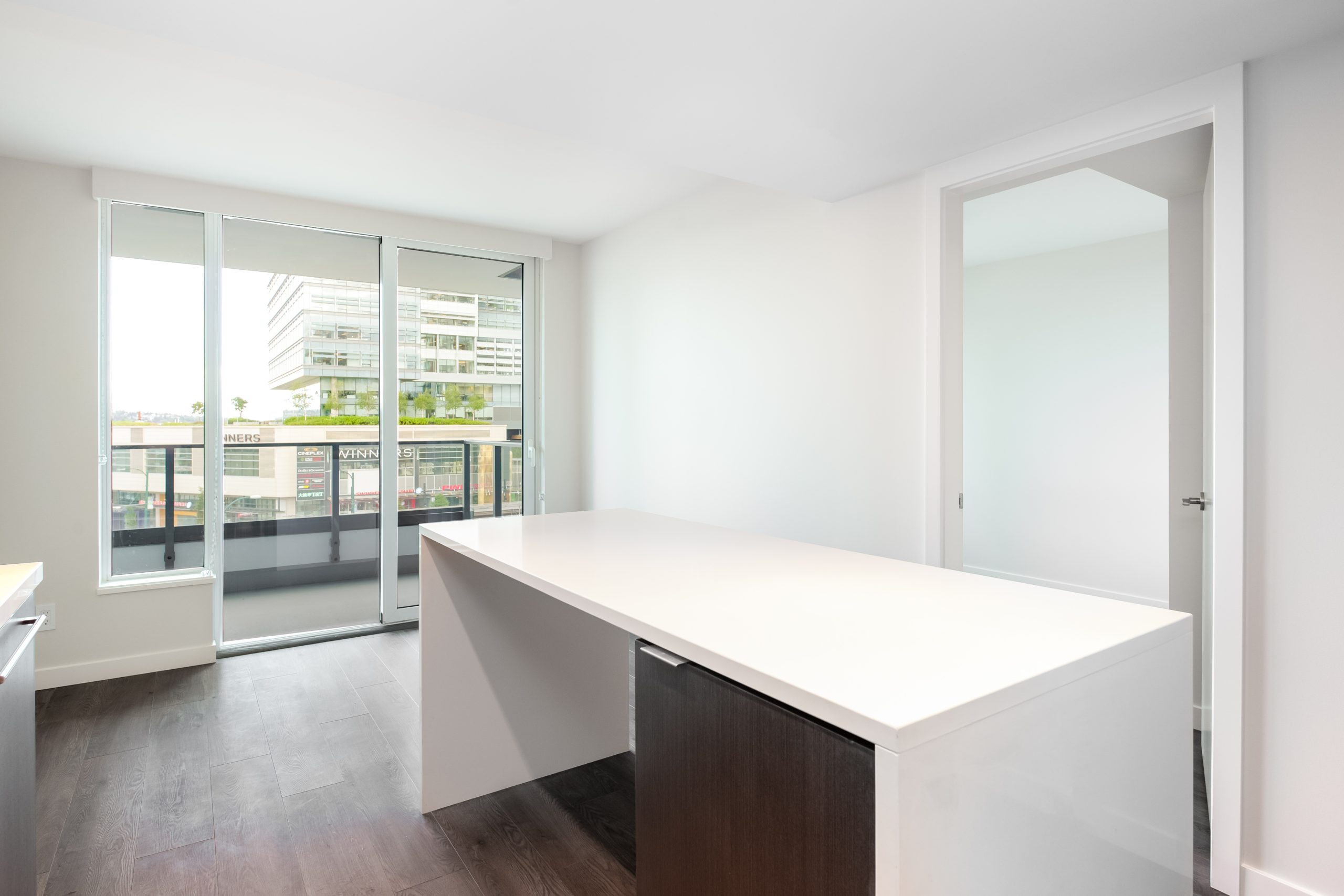 406-8189 Cambie St. 25
