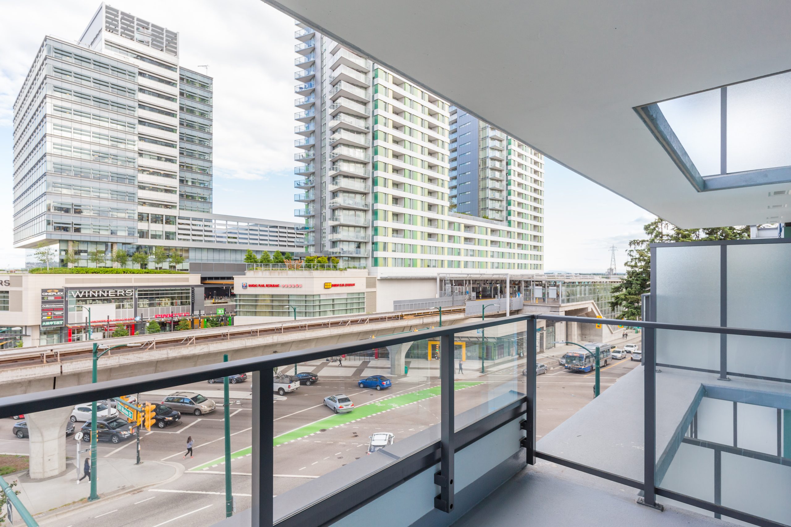 406-8189 Cambie St. 14