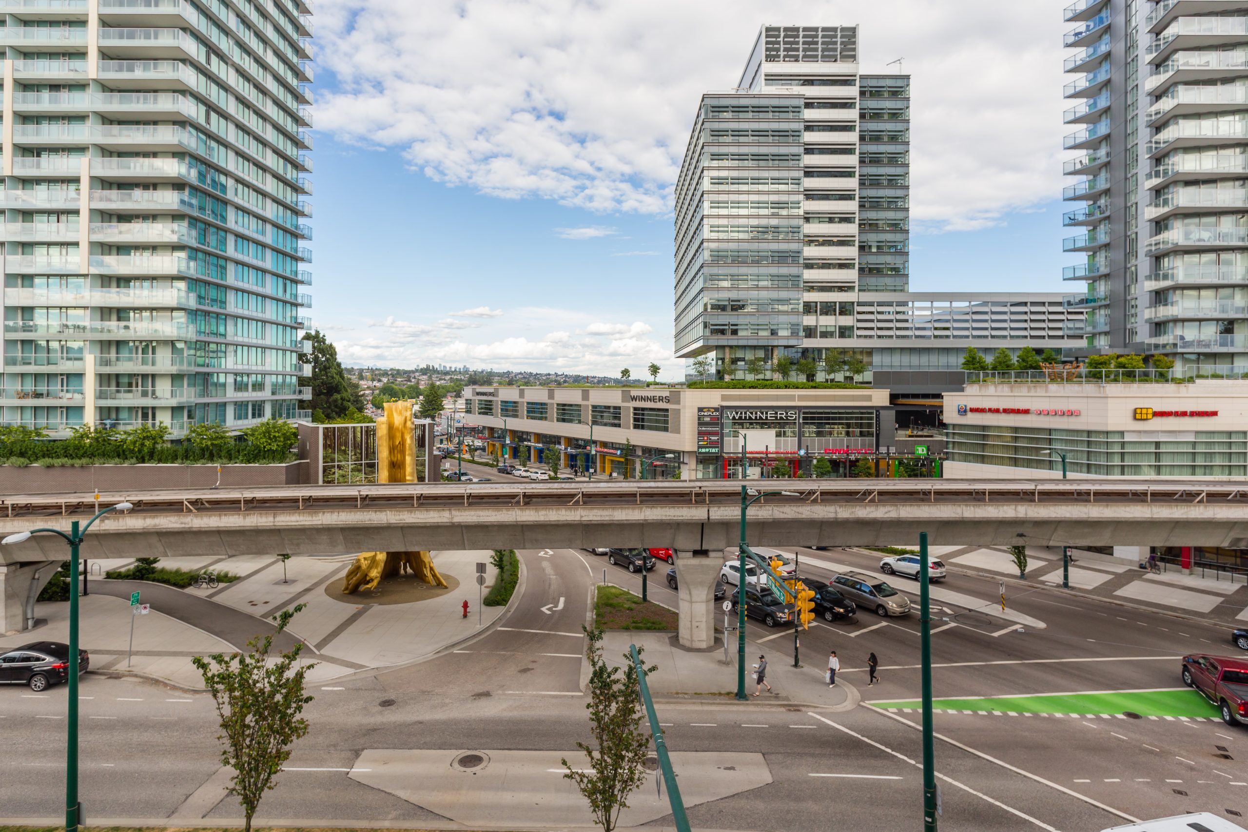 406-8189 Cambie St. 9